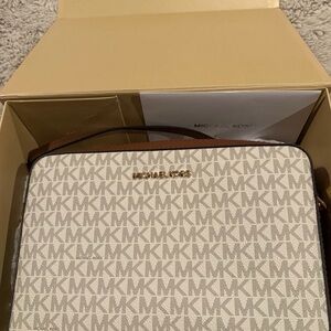 NWT ~ Michael Kors Cream & Brown MK Signature Crossbody Messenger